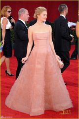 高清组图：德鲁-巴里摩尔清新亮相 抹胸粉裙秀飘逸