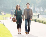 高清图：《奋斗》浪漫升级 李晨董璇牵手片场亲密