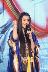 组图：范冰冰大呼我爱姚晨 为中国奥运健儿加油