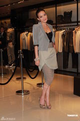 组图：舒淇出席时尚代言活动 气质高雅内蕴性感