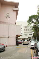 组图：蔡少芬张晋再添一女 今日出院面色红润