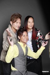 组图：草蜢荣升慈善荣誉大使 与宝宝同乐显父爱