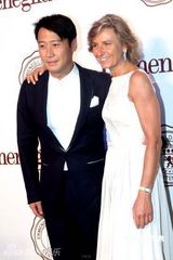 幻灯图：黎明明显发福苏有朋成熟蓄须出席男装活动