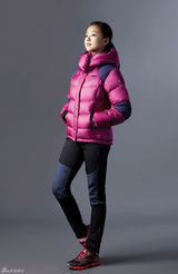 高清组图：韩运动员朴泰桓孙妍在拍写真显活力