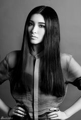 组图:英皇新人杜若写真展优雅复古风