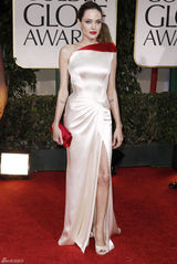 高清图：第69届金球奖红毯朱莉皮特情侣档亮相