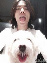 策划：卖萌耍宝手册揭秘 嘟嘴吐舌扮萝莉