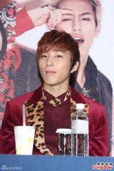 组图：韩男团BAP来台 小秀中文讨好粉丝