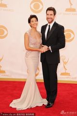 组图：《美国怪谭》男星迪伦·麦克德莫特亮相