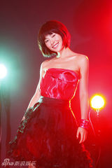 高清组图：江一燕变身派对公主 展现曼妙身姿