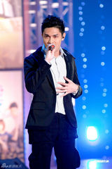 亚视节目巡礼亚姐撑场 卢海鹏“栋笃”笑讽无线(图)