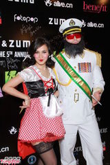 组图：香港明星欢庆万圣节 安志杰化身街霸阿龙