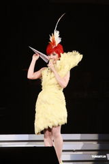 组图：梁静茹香港红馆个唱落幕 造型百变气氛热