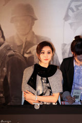 组图：《登陆》釜山见面会 张东健范冰冰等亮相