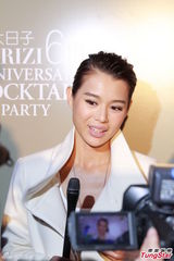 组图：胡杏儿默认有追求者 不会为结婚定限期