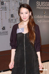 幻灯图集：大S复古淑女性感捞金 祝福仔仔曾宝仪