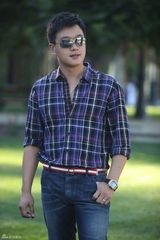 组图：佟大为美国享受阳光 格子装束显帅气迷人