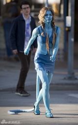 高清组图：《新飞越比弗利》热拍 麦考德变阿凡达