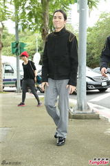 组图：富婆粉丝涉嫌教唆泼粪 萧敬腾称告到底