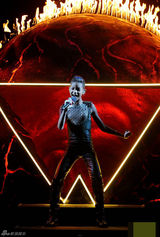 组图：威尔-史密斯女儿参加《X Factor》劲歌热舞