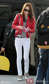 组图：《音乐中心》登泰国 SHINee闪耀2NE1酷帅