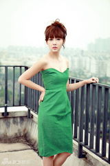 组图：陈美行春之精灵写真曝光 低胸裸肩极致美艳