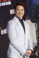 组图：小罗伯特·唐尼出席《钢铁侠3》记者会