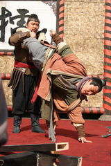 组图：严宽《水浒》大秀燕青拳 打擂重头戏曝光