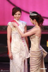 组图：2011港姐出炉朱晨丽折桂 朱希敏许亦妮获亚季