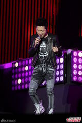 组图：王心凌不谈新恋情 罗志祥庾澄庆比拼热舞