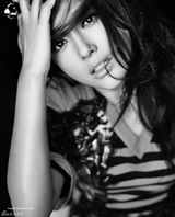 组图：秦岚频登杂志封面 女战士将赴《王的盛宴》