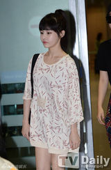 组图：T-ara结束日本活动大秀6人6色机场时尚