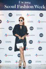 独家：韩星车艺莲高雅拉等优雅亮相首尔时装周