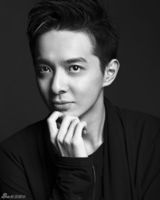 组图：刘智扬黑白写真质感演绎阳光型男