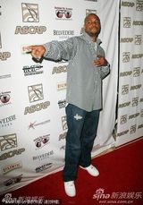 组图：2010MTV奖预热派对 亚瑟小子戴墨镜形色匆匆