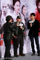 幻灯图：《苏乞儿》发布会 周迅袁和平等揭晓档期