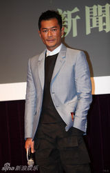 组图：古天乐李心洁亮相《逃出生天》发布会