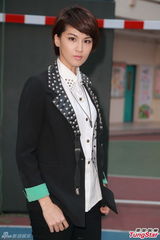 组图：曾沛慈SpeXial为新剧造势 与学生拼球技