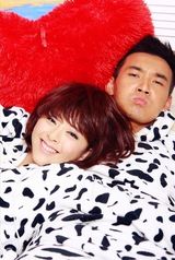 组图：《首付》张铎黄小蕾浪漫婚照诠释励志爱情