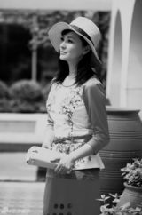 组图：戴娇倩最新杂志写真 时尚大气纯净自然