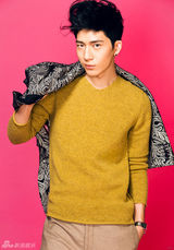 组图：井柏然写真化身明媚雅痞男士