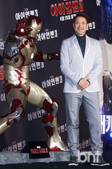 组图：小罗伯特·唐尼出席《钢铁侠3》记者会