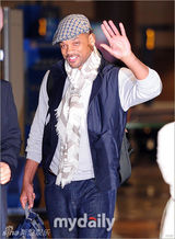 组图：好莱坞影星威尔斯密斯伊万麦格雷戈同机访韩