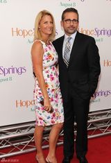 组图：斯特里普大红裙出席《希望温泉》首映