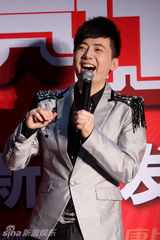 幻灯图集：陈子嘟新书发布 稿酬将全部捐些慈善总会