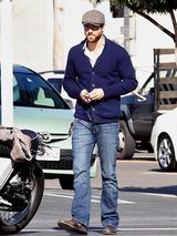 幻灯：蕾哈娜为新专辑庆功 《新月》强势首映