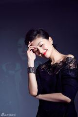 组图：戴娇倩最新写真曝光 红唇诱惑抚媚撩人