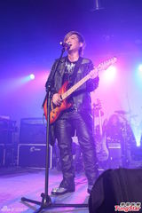 组图：Beyond叶世荣台北开唱 明年将发新专辑