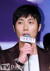 组图：朱元再演音乐剧《Ghost》 IVY性感亮相