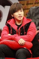 高清组图：SJ-M做客争开微博 玩转网络流行语